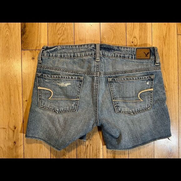 American Eagle Distressed Denim Shorts Size 2 - Picture 3 of 5